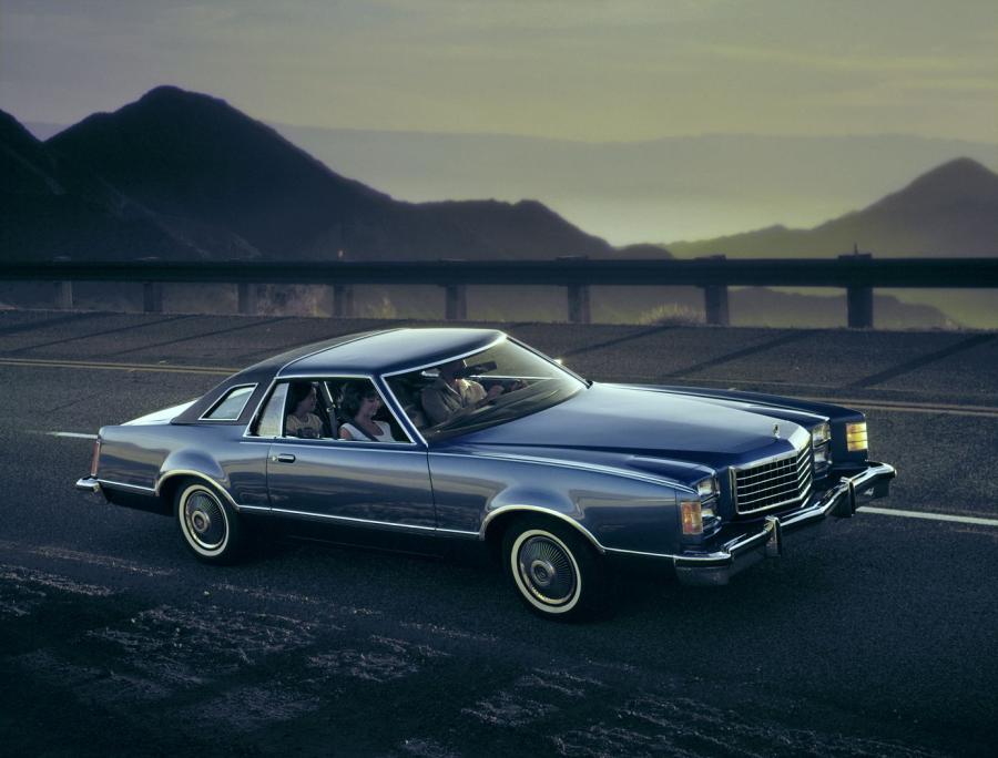  Ford LTD II Coupe 1977 года  (фото 10 из 17)